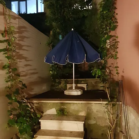 Blue Bed and breakfast
